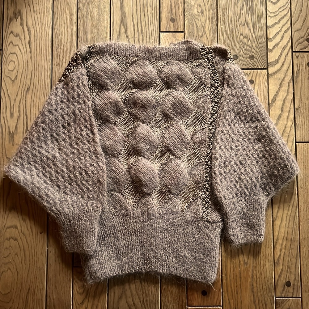 Vintage 80’s Style Bat Wing Sweater. Size Med.